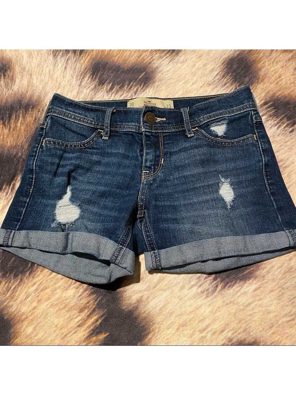 Hollister Longest Length Midi Jean Shorts Women's Size 00 / 26 In. Waist